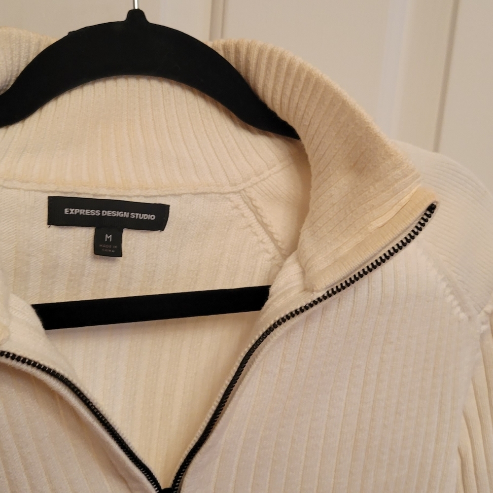 Express Sweater - Picture 9 of 10
